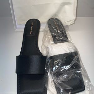 Good American Low Kitten Heel